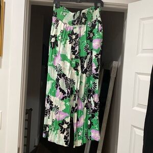 Elastic waist flared leg pants. Crop length. Super fun!!